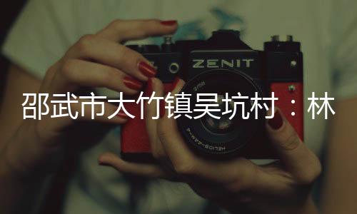 【】工人们指尖翻飞忙打包